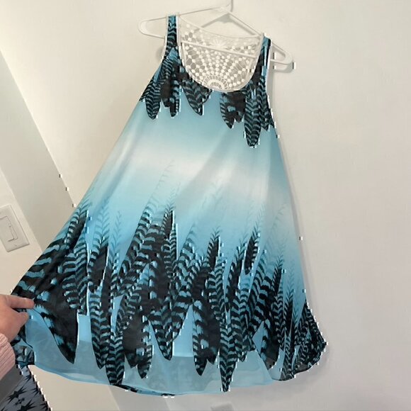 BEBE Blue Black White Feather Print Crochet Trim Sleeveless Mini Shift Dress XS - Picture 5 of 12